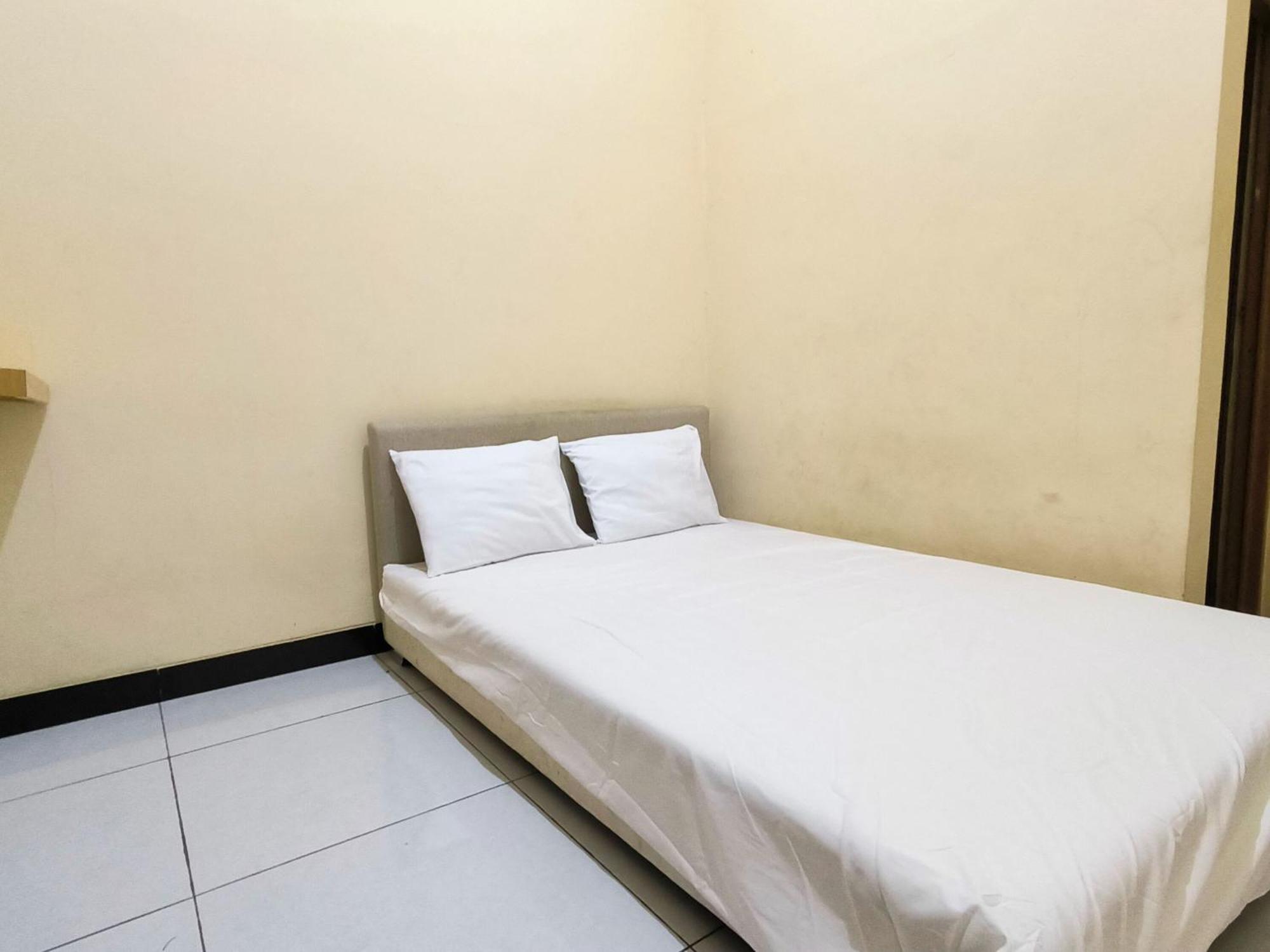 Nn Guesthouse Solo Esterno foto